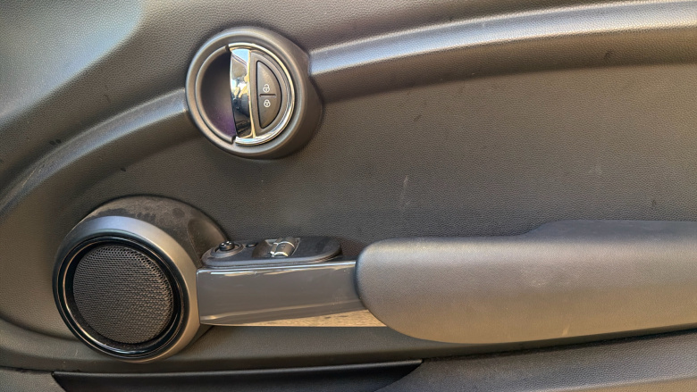 MINI Hatchback 1.5 Cooper Classic II 3dr Petrol Hatchback